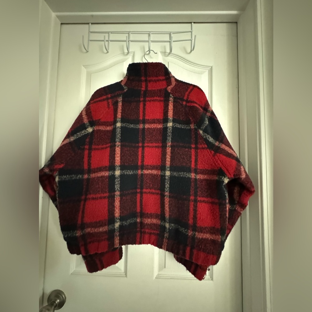 American Eagle women’s plaid fleece jacket - Picture 2 of 3